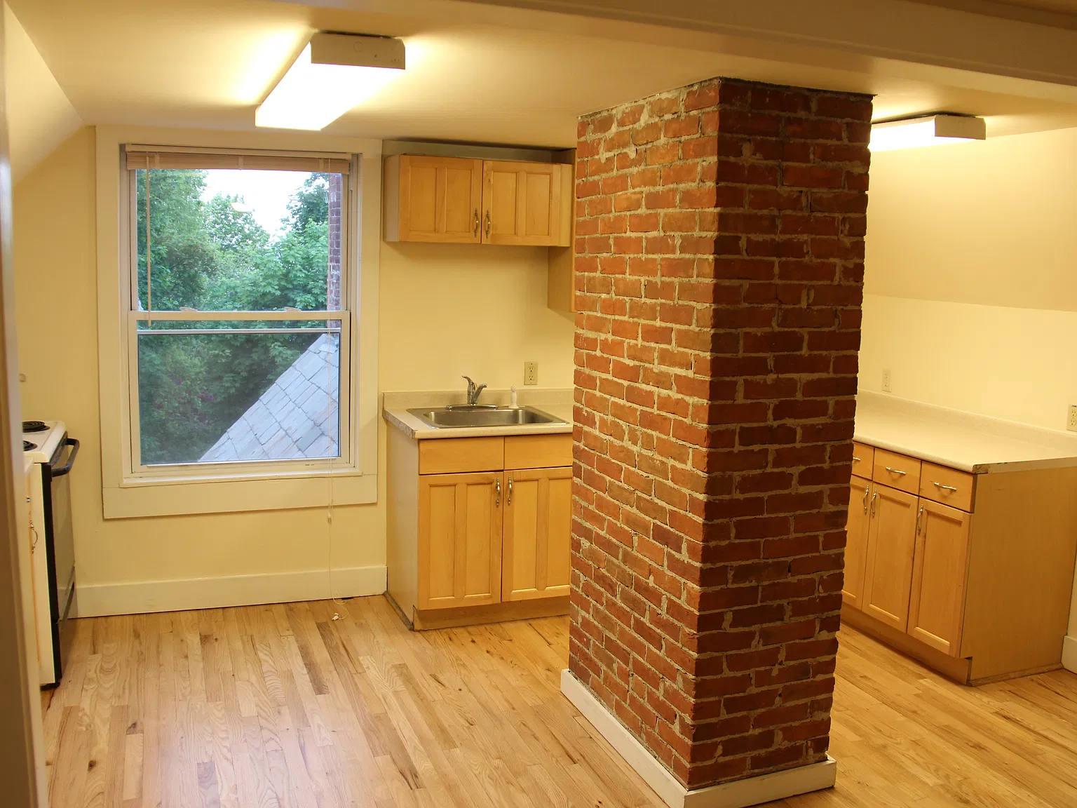 227 S Winooski Ave — Photo 2