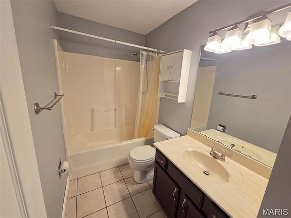 4th image of 1633 Summergate Pkwy #P