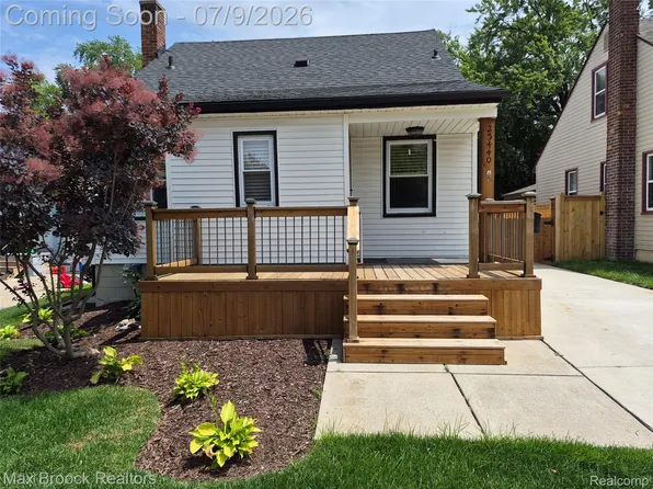 23440 Republic Ave, Oak Park, MI 48237
