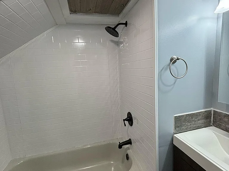24 Fisher Ave #C — Photo 11