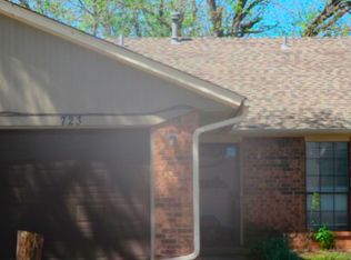 723 Swan Lake Rd, Edmond, OK 73003