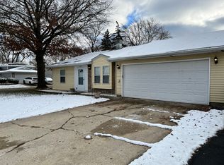 3452 Longford Dr, Joliet, IL 60431