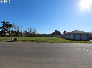 725 11th St SW, Bandon, OR 97411