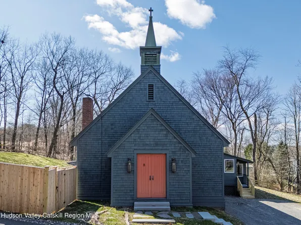 8 Chapel Drive, Chatham, NY 12037