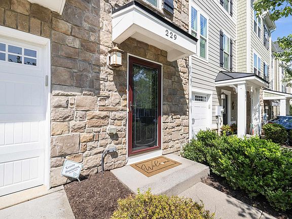 3rd image of 229 Pebble Beach Ct