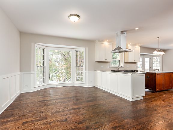 5th image of 27W585 Lincoln Ave