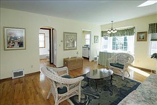 5th image of 328 Pleasantview Dr