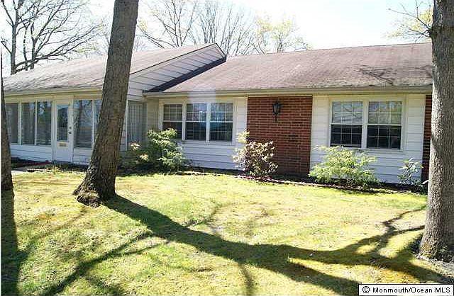 2nd image of 253 Jefferson Court #B