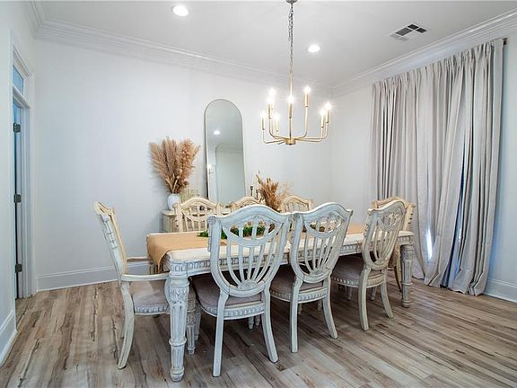 5th image of 112 Oak Manor Ln