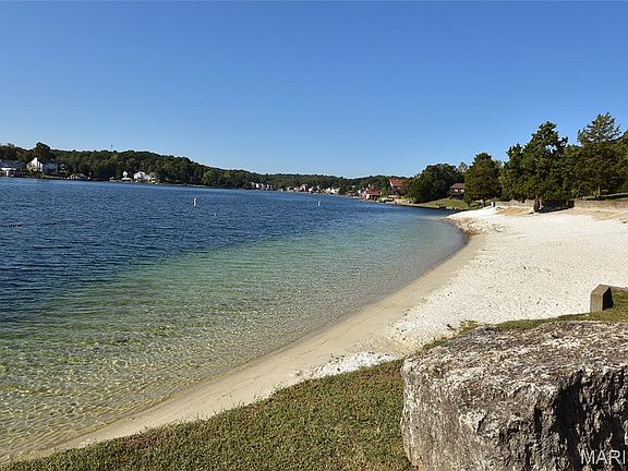 5th image of 10452 Lake Crest Dr