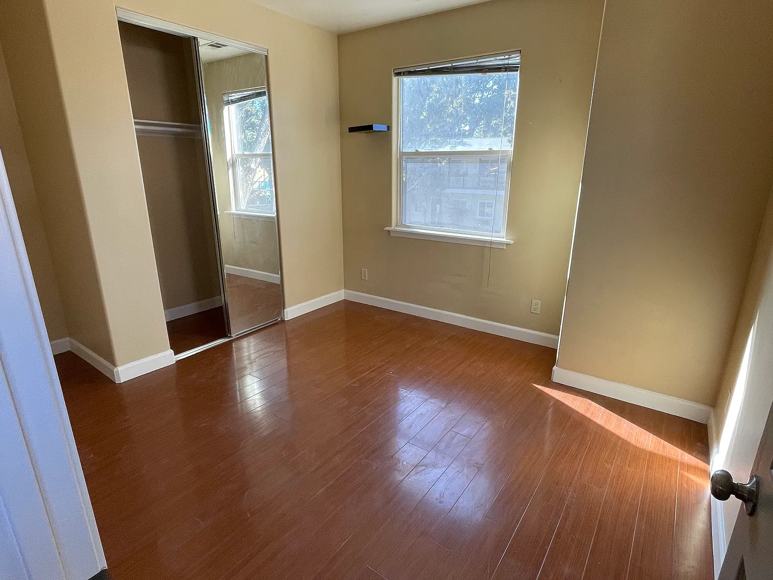 2 bed, 1.5 bath, 750 sqft, $2,595 — Photo 2