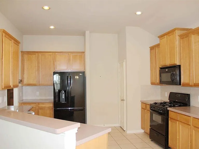 7310 Northfork Dr — Photo 10