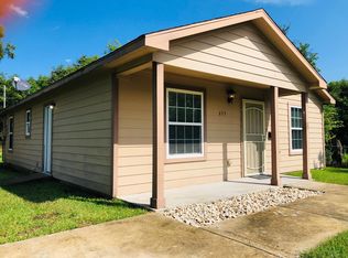 633 11th St, Port Arthur, TX 77640