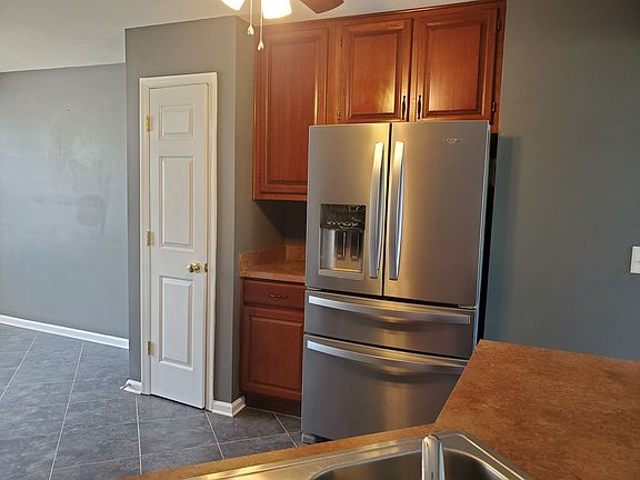 4th image of 190 Bradford St