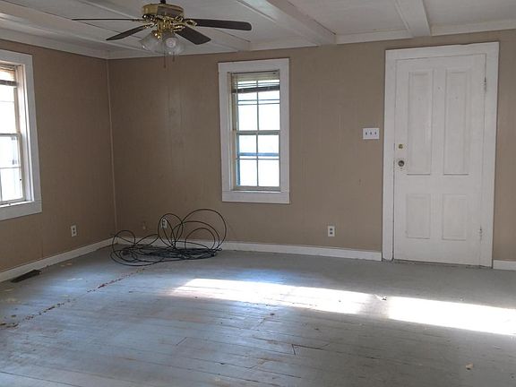 3rd image of 108 W Johannah St