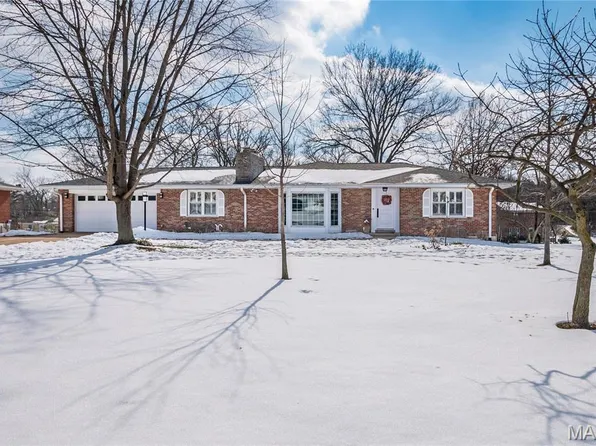 10748 Leebur Dr, Saint Louis, MO 63128