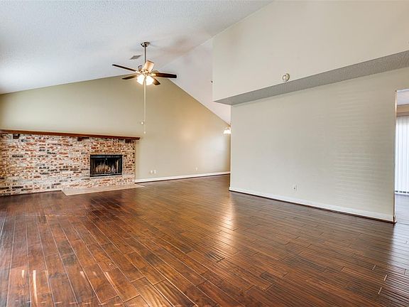 2nd image of 107 Wooddale Dr
