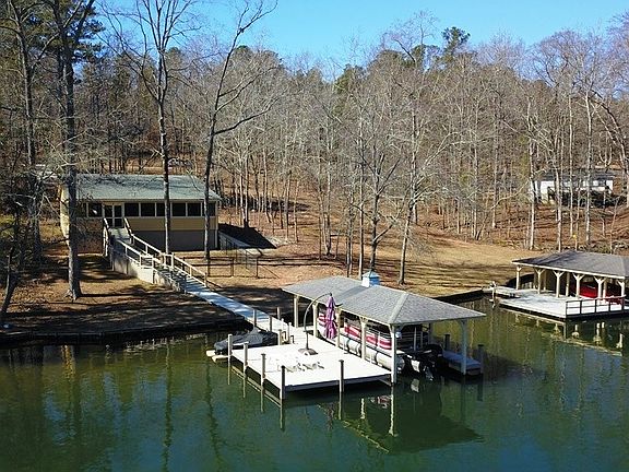 5th image of 730 Marigold Rd NE