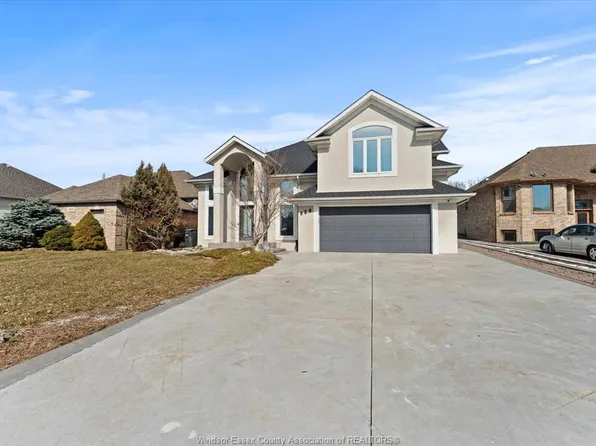 938 Nova Dr, Windsor, ON N9G 2S6