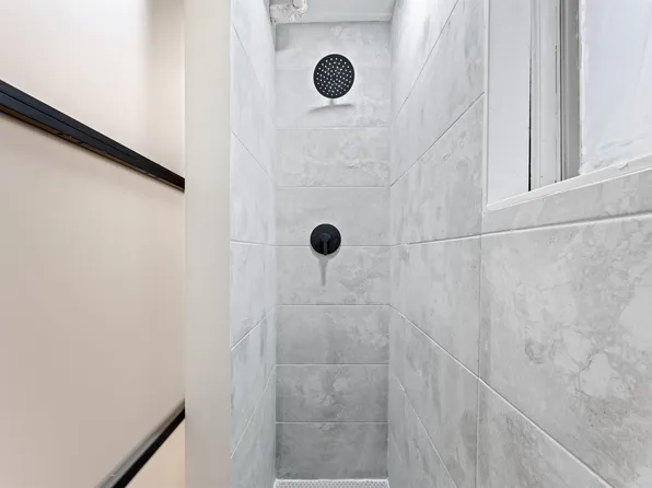 114 Oak Street image 21 of 41