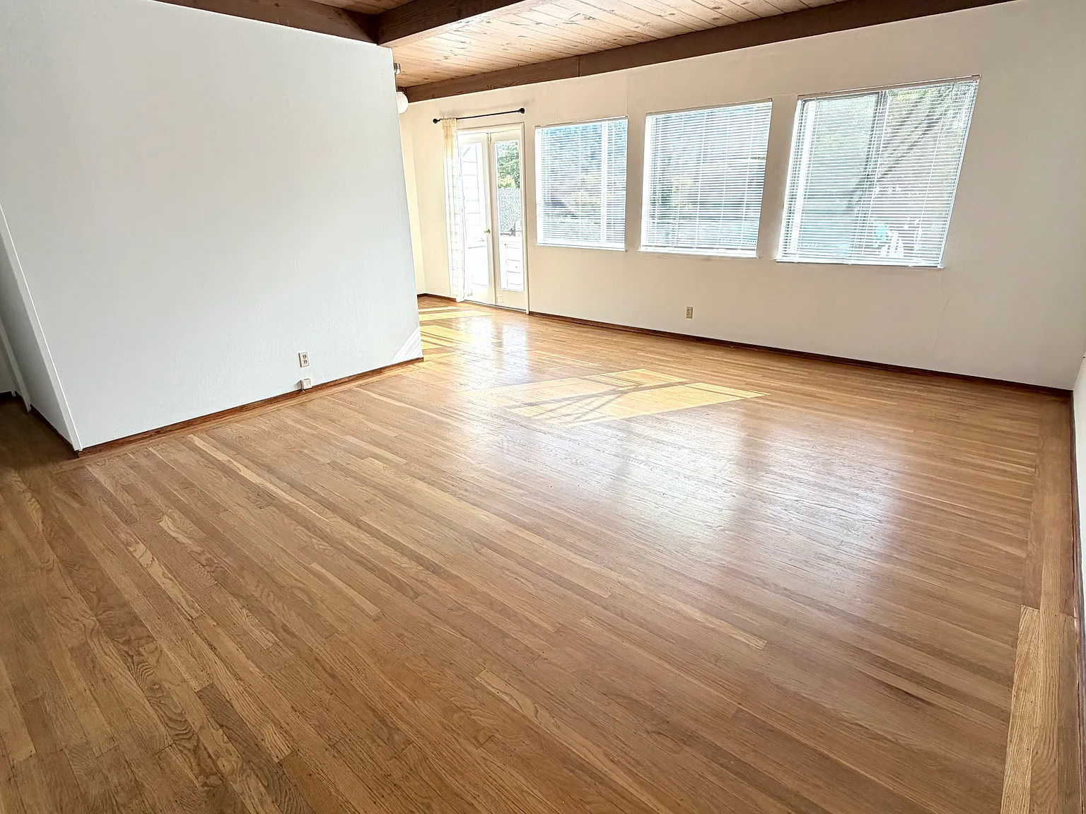 1 bed, 750 sqft, $2,399 — Photo 1
