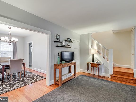 5th image of 2134 Linden St