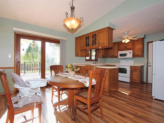 Patio door off dining