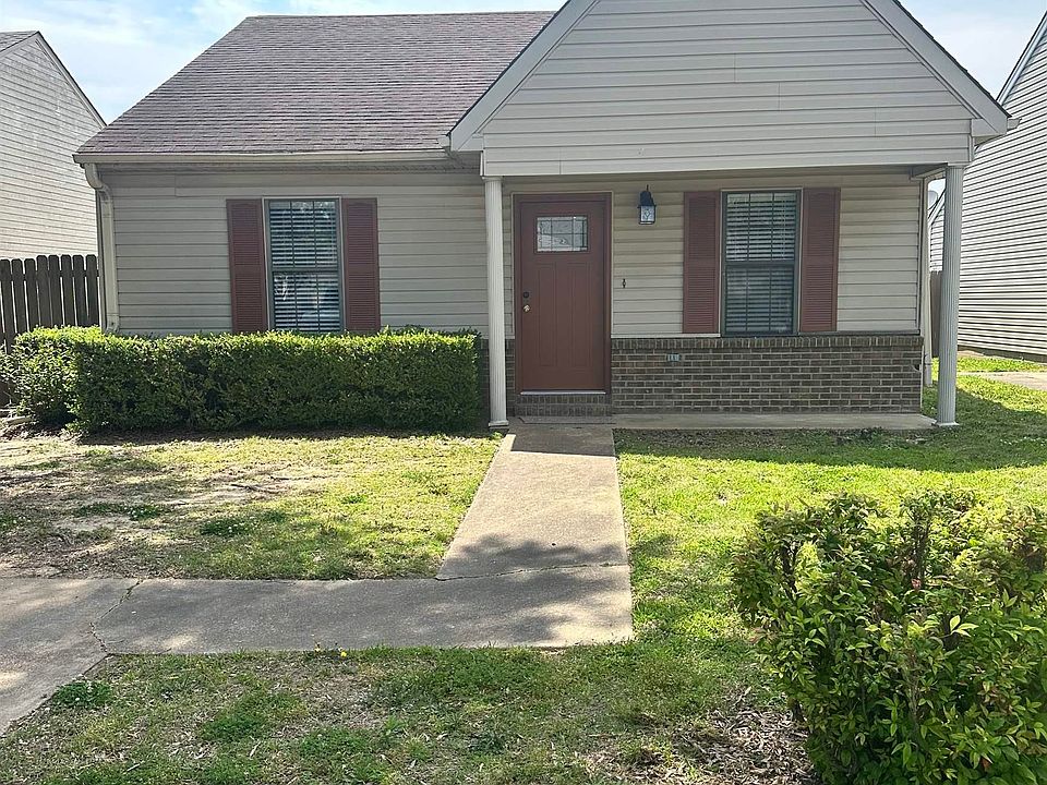 1st image of 121 Sequoia St