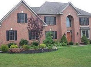 2690 Mayfair Ln, York, PA 17408