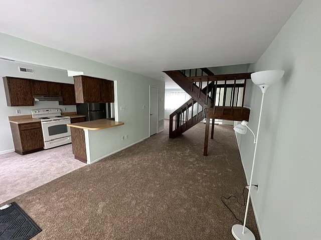 2127 Rhododendron Ct — Photo 6