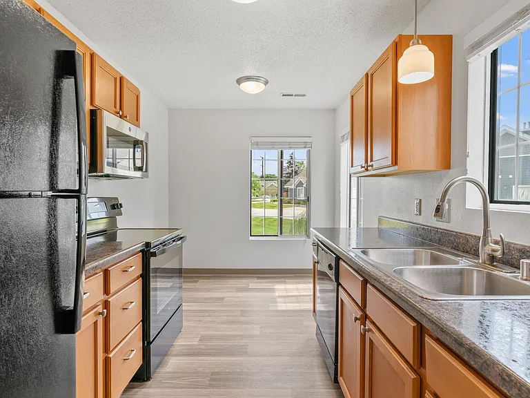 Mequon Trail Townhomes — Photo 5