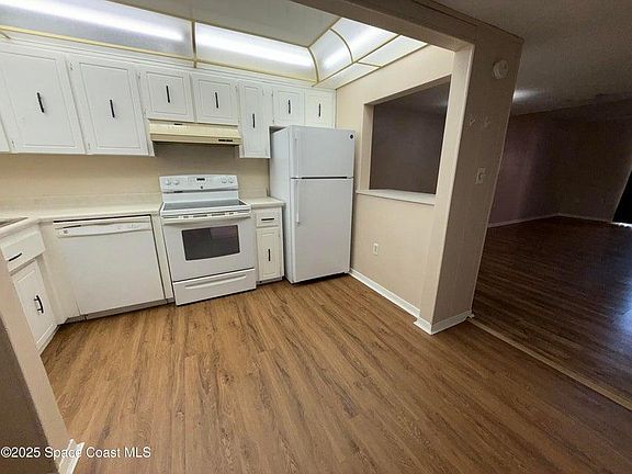 2nd image of 2493 Country Club Dr #109