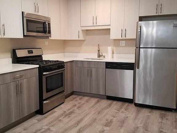2nd image of 1100 E Randville Dr Unit 208