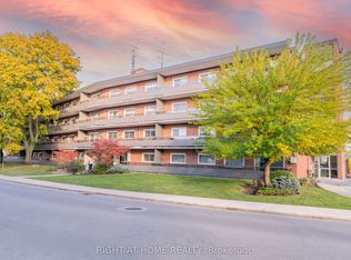 11 Woodman Dr S #211, Hamilton, ON L8K 4E3