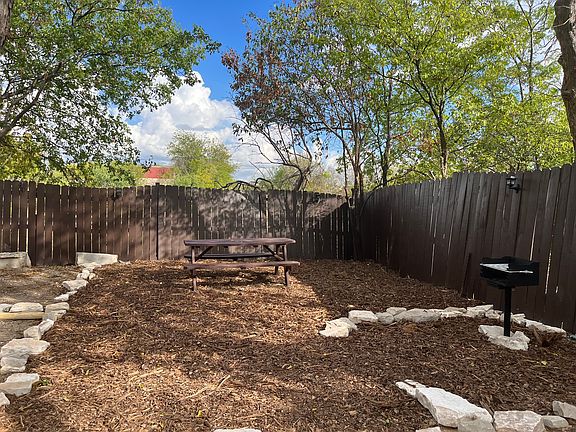 3rd image of 3614 Neer Ave #4