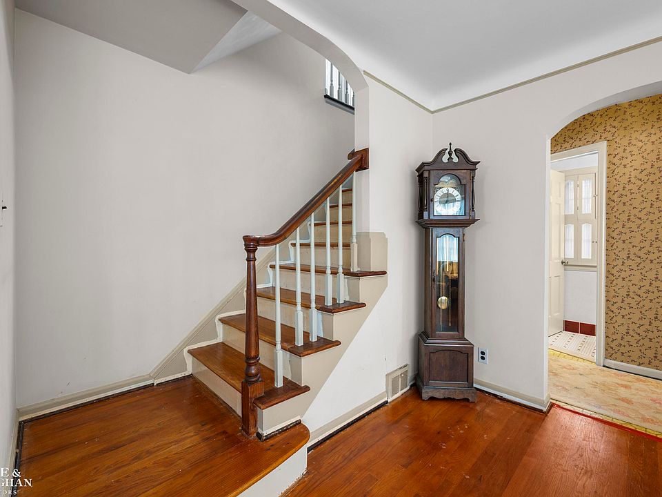 470 Allard Ave, photo 15
