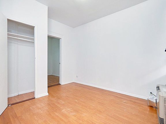 5th image of 572 E New York Ave