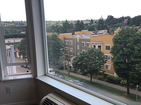 5th image of 1307 N 43rd St APT 402