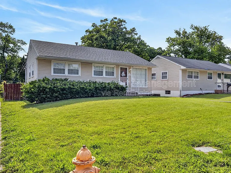 10527 Prestwick Dr — Photo 2