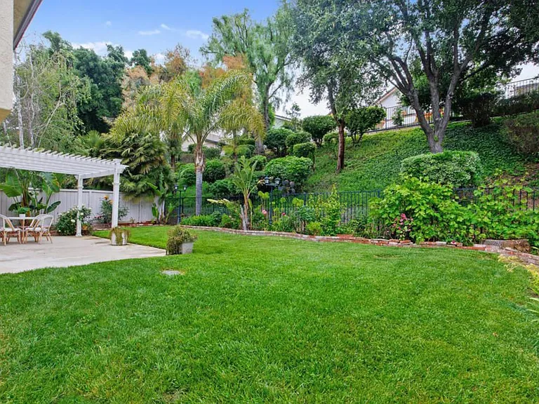 408 Oak Haven Ct — Photo 18