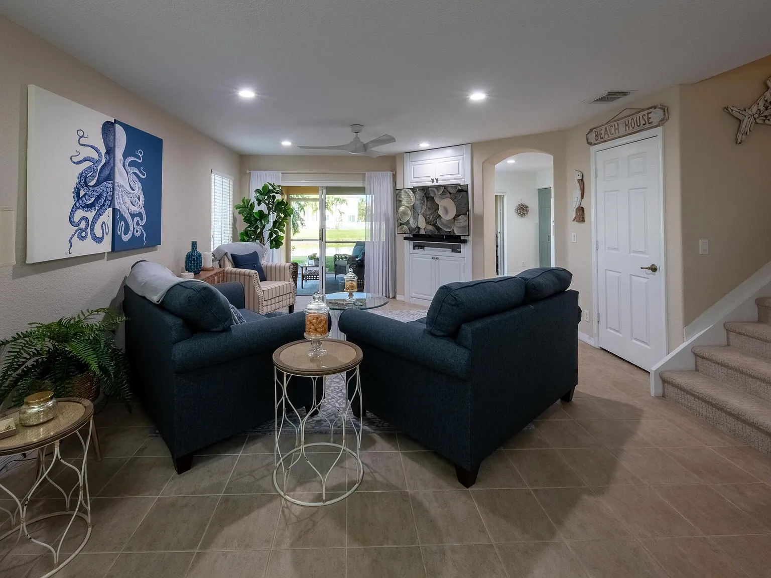 4 bed, 2.5 bath, 1681 sqft, $3,200 — Photo 4