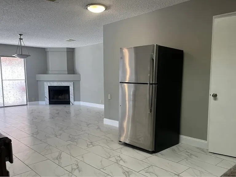 8131 Grand Bnd — Photo 8