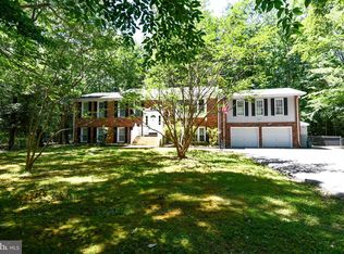 8870 Brook Dr, Waldorf, MD 20603