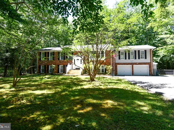 8870 Brook Dr, Waldorf, MD 20603