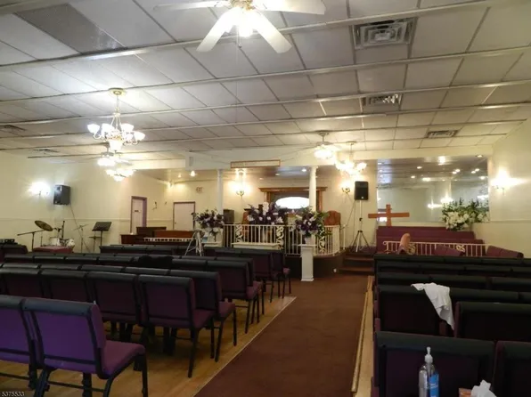 92 Monticello Avenue image 5 of 8