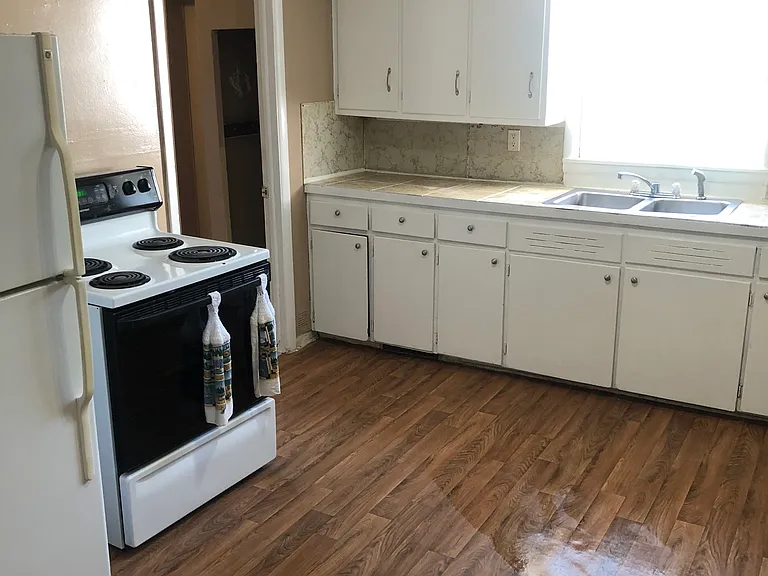 810 Vine St — Photo 11
