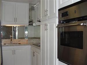 5th image of 2800 N Flagler Dr APT 706