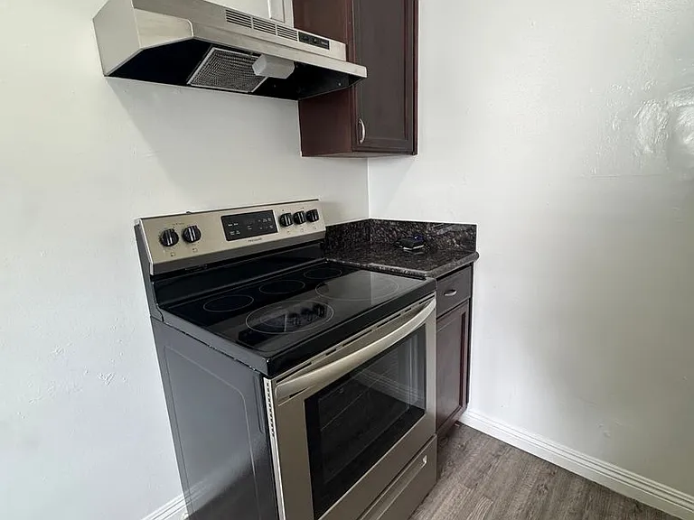 903 E Bridger Ave — Photo 9