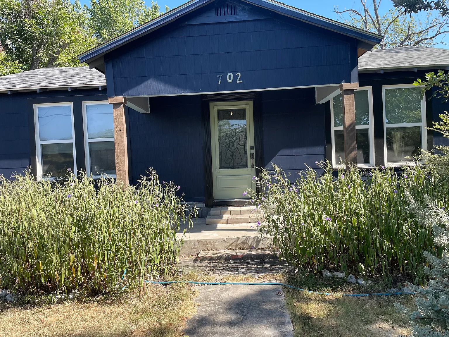 2 bed, 864 sqft, $1,300 — Photo 1