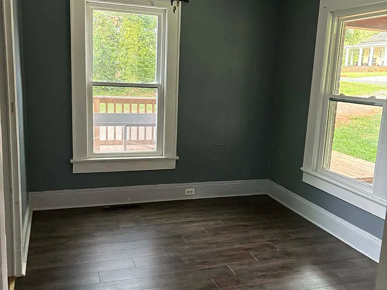 209 E Parker St — Photo 19
